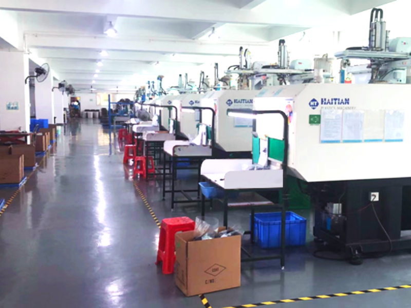 The injection molding  workshop