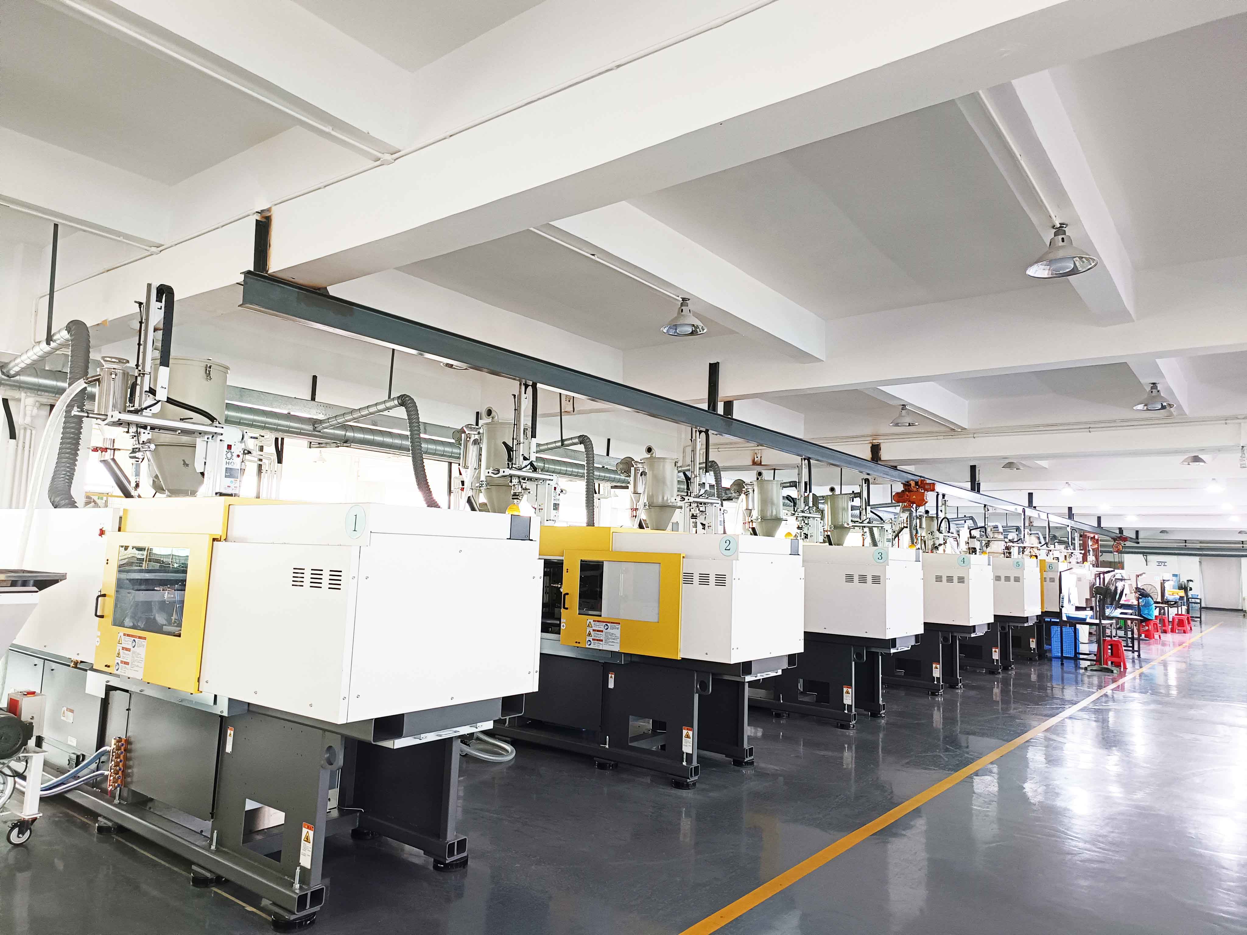 The injection molding workshop